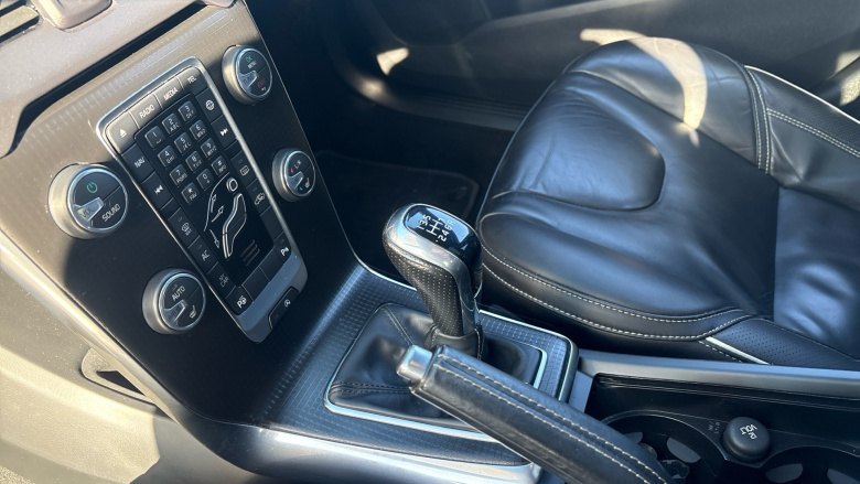 Volvo V40 D2 [122] R DESIGN Edition 5dr Diesel Hatchback